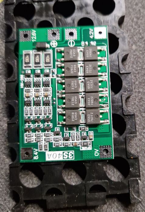 Контейнер для 18650 12 вольт