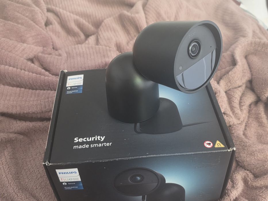 Philips Hue Secure Wired Desktop Camera Full HD 1080p
