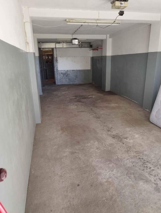 Alugo arrendo GARAGEM