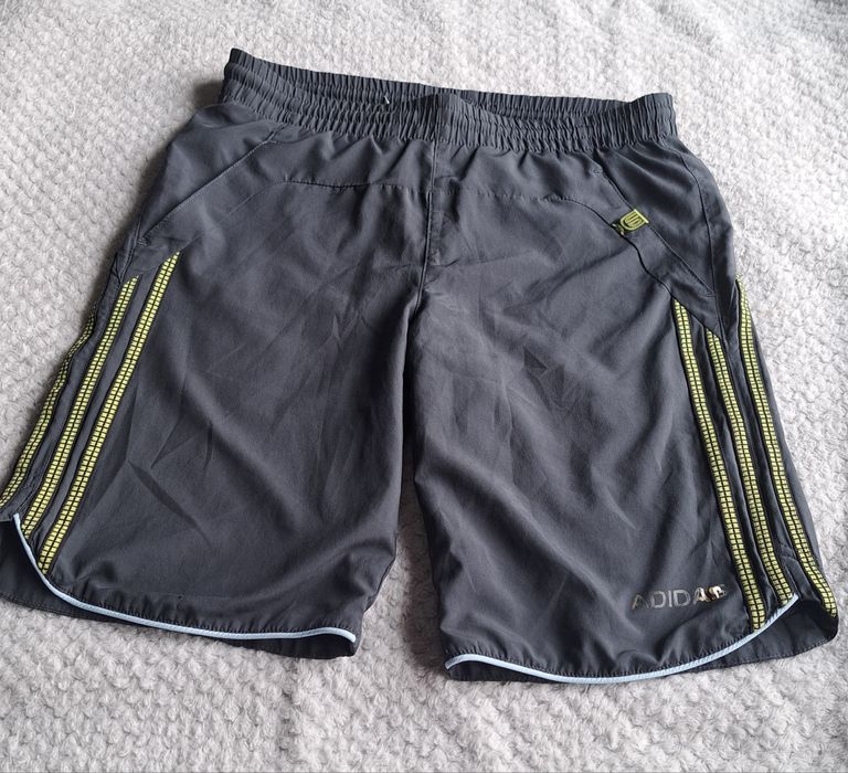 Spodenki szorty chłopięce Adidas XS r. 128