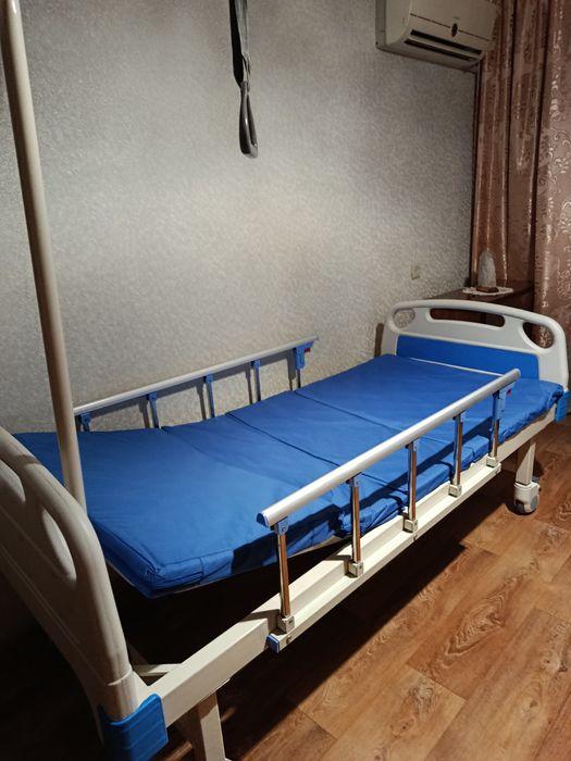 Продается медицинская кровать для лежачих больных б/ у