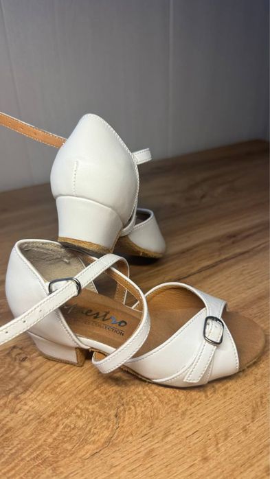 Туфлі бальні дитячі