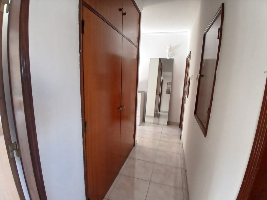 Alugo quarto na pontinha