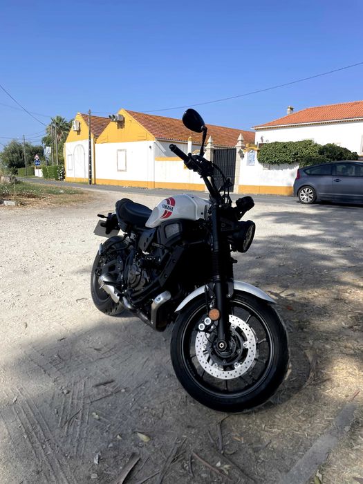 Vendo Yamaha XSR 700 praticamente nova, modelo 2025
