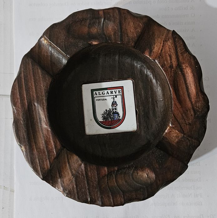 Cinzeiro em Madeira Ultra-Leve