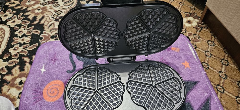 Вафельниця 900 W. bestron, model ASM90XLCO/SW296