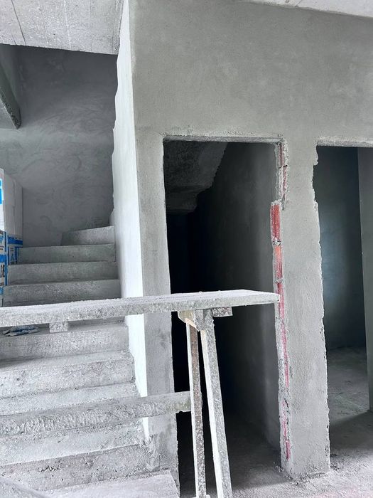 Продаж котеджів р-н Садовий