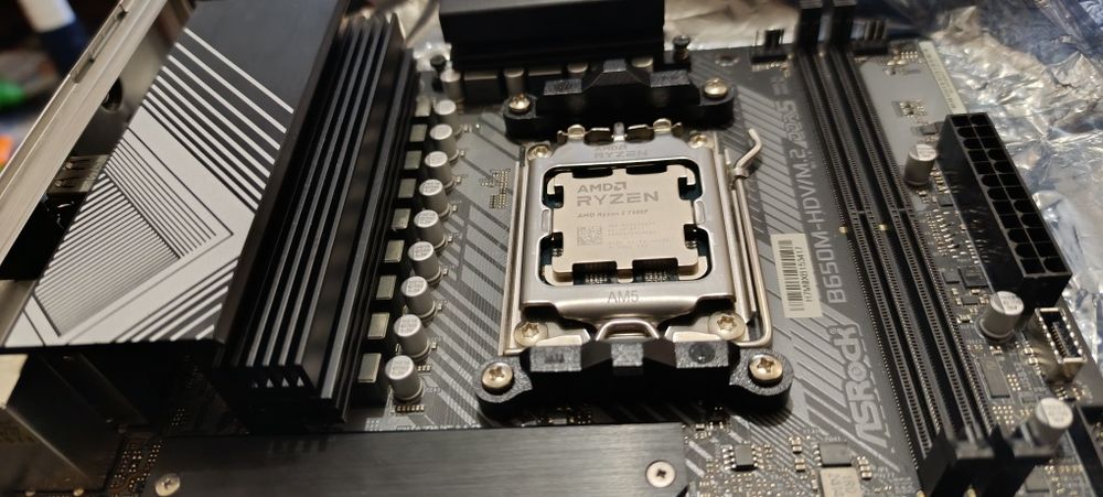 ASROCK B650M -HDV/M.2 / Ryzen 5 7500F  комплект АМ5 сокета