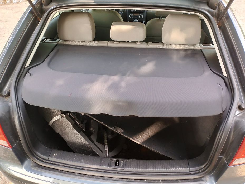 Polka bagażnika audi a3 8p
