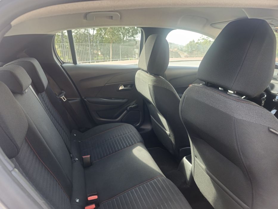 Peugeot 208 style 1.2 2020