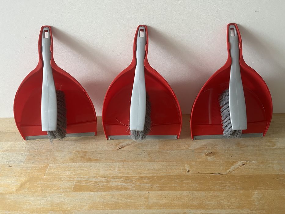 Pá do lixo e vassoura