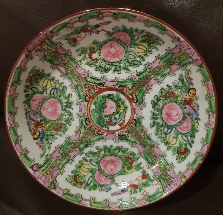 Prato de Coleção "Rose Medallion" – Porcelana de Macau (Anos 60/70)