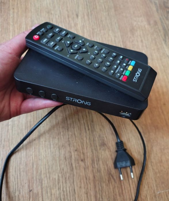 Dekoder dvbt2 - STRONG SRT 8208