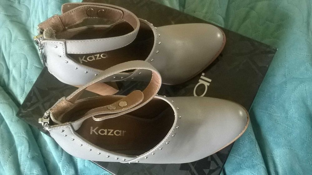 damskie wiosenne / jesienne buty kazar w szarym kolorze