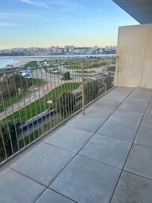 Excelente T0 Pronto a Habitar com 2 Lugares de Garagem – Seca do Bacalhau, Canidelo (Vila Nova de Gaia)