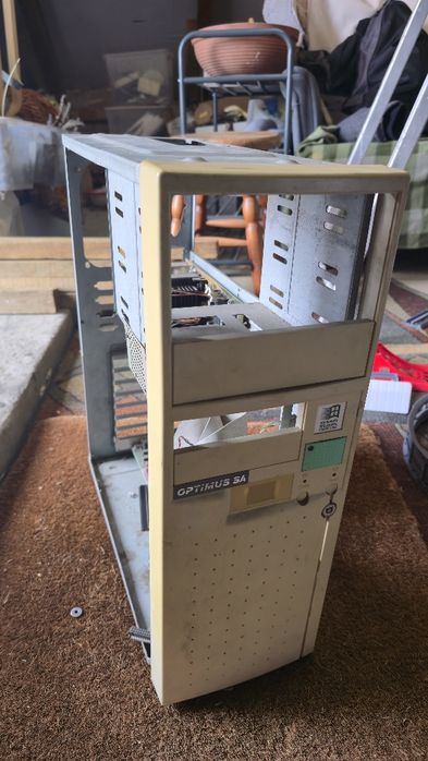 Złom komputerowy - obudowa + korpus