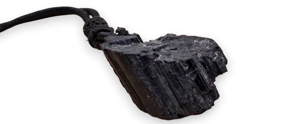 Zawieszka wisiorek z turmalinu, TURMALIN CZARNY bryłka #560