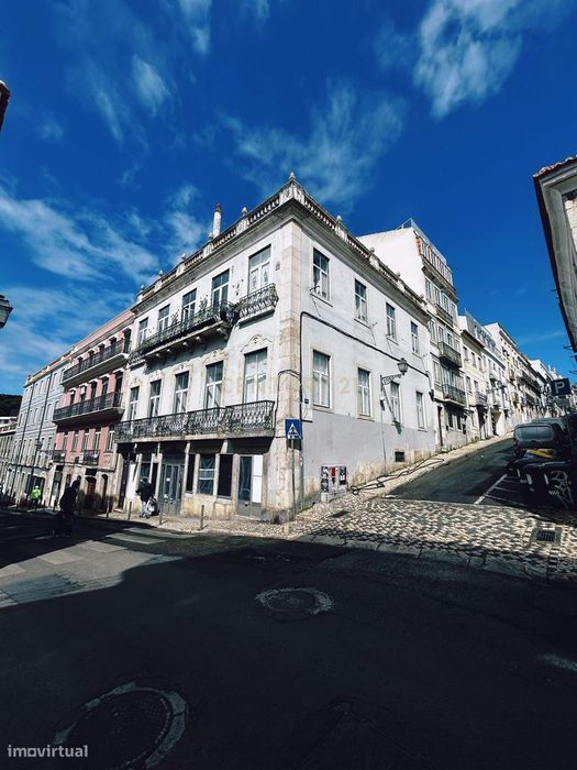 Prédio Único na Rua Nova da Piedade, Misericórdia – Um Investimento Ún