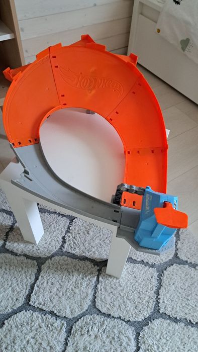 Tor wyrzutnia,Hot wheels