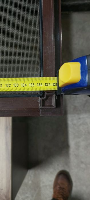 Москітна  сітка коричневого коліру