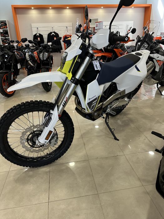 Husqvarna 701 zero km - para entrega imediata