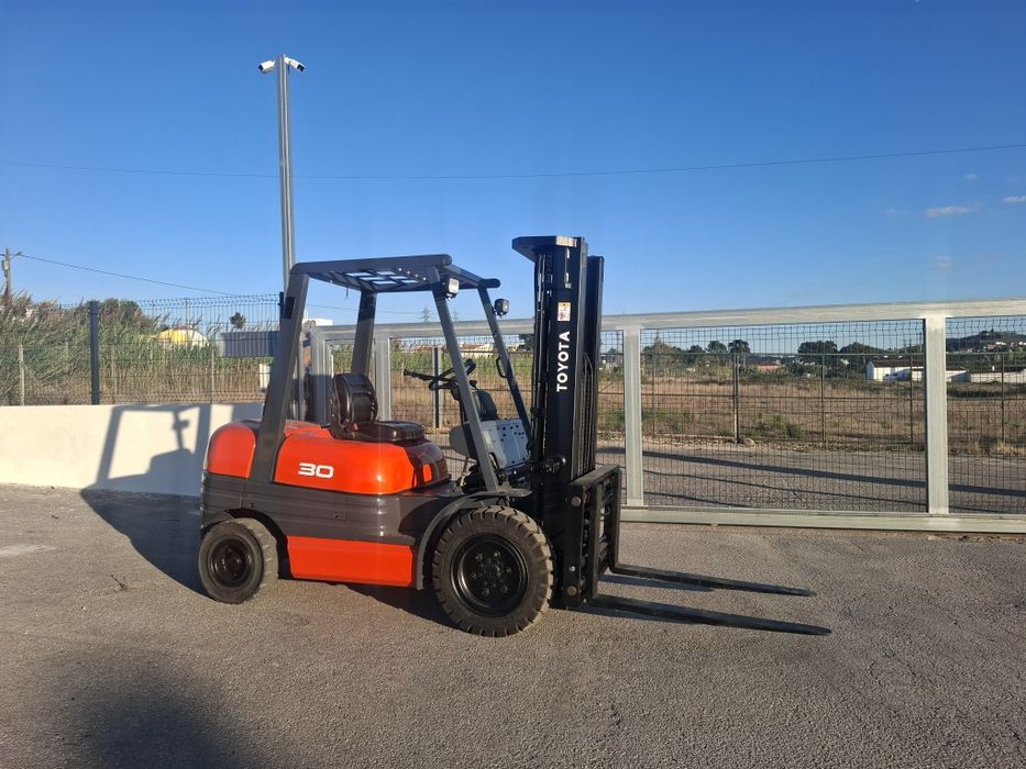 Empilhador toyota 3 T