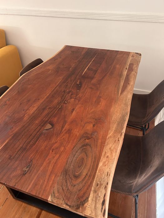 Conjunto mesa + 4 cadeiras