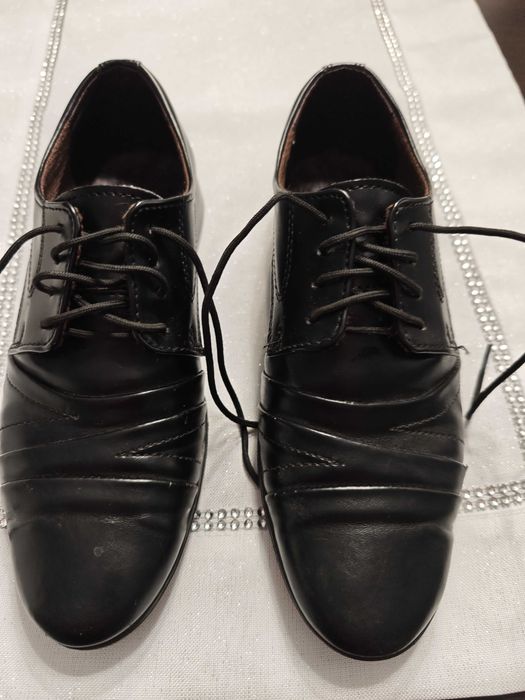 Buty chłopięce 34