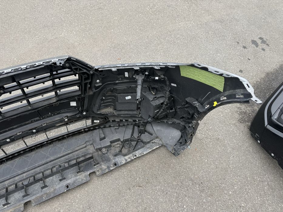 Audi Q5 80a sline бампер з камерою 6 парктроніків