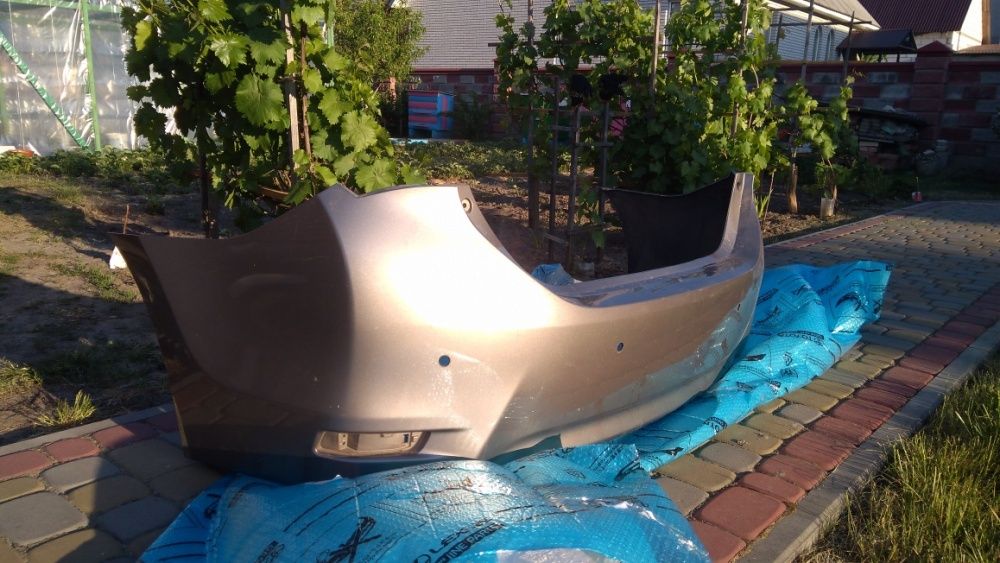 Бампер задній тойота корола 2016