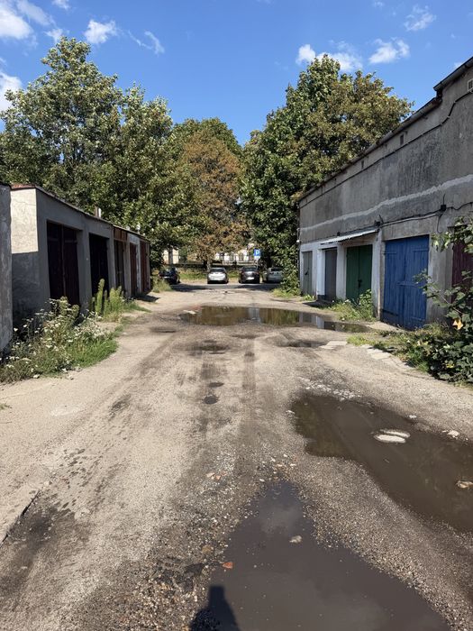 Garaż Zachodnia blisko wyjscia