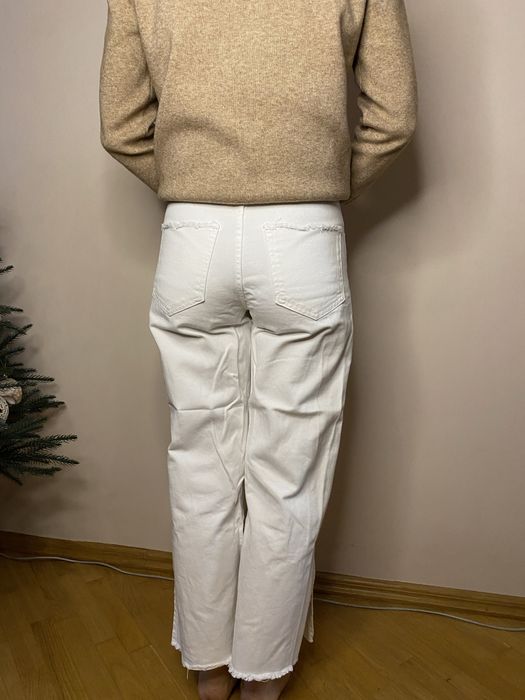 штани білі bershka