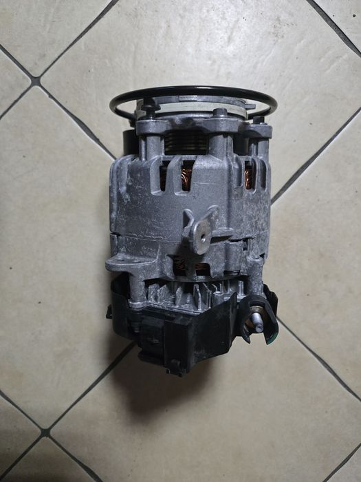 彗 Peugeot 3008 ll 1,6 hybryda DS7 alternator 9820080280 Radłów