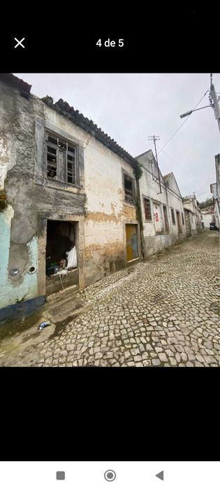 Vendo está casa em Santarém ao pé da estação de comboios