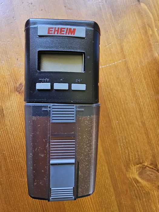 Automatyczny karmnik akwariowy Eheim