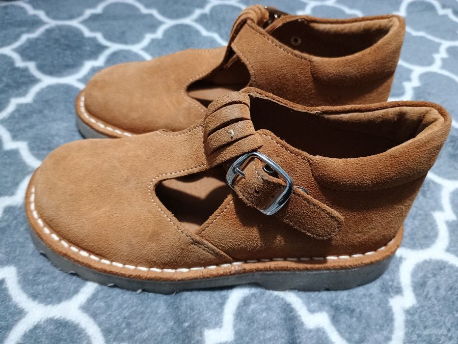 Beżowe brązowe buty półbuty kamasze eleganckie adidasy r. 30