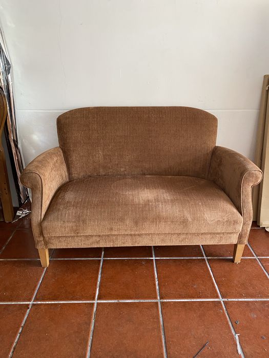 Sofa de dois  tecido/veludo camel