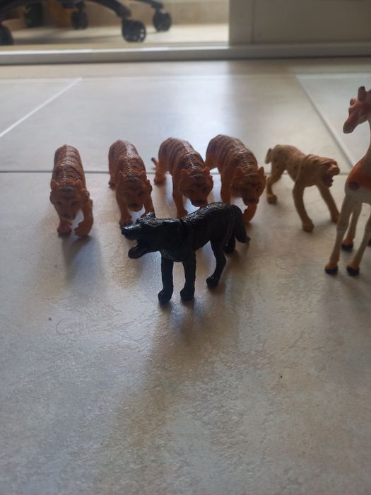 Animais de brincar, da quinta e selvagens