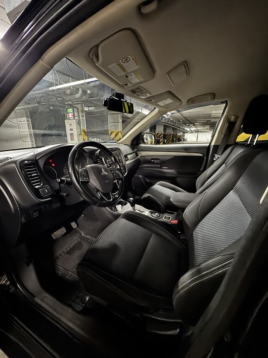 Mitsubishi Outlander 3