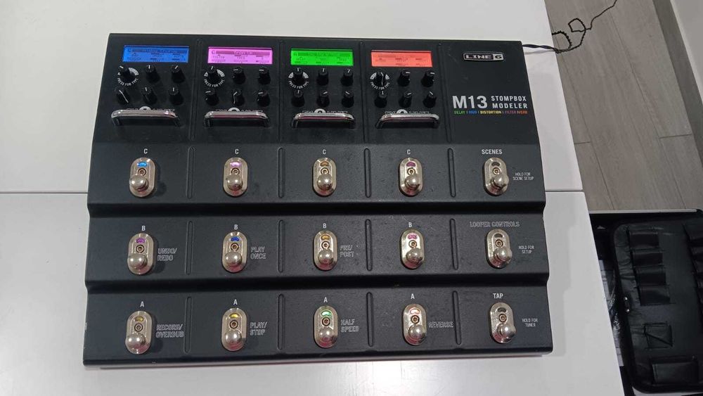 Pedaleira Line 6 - M13