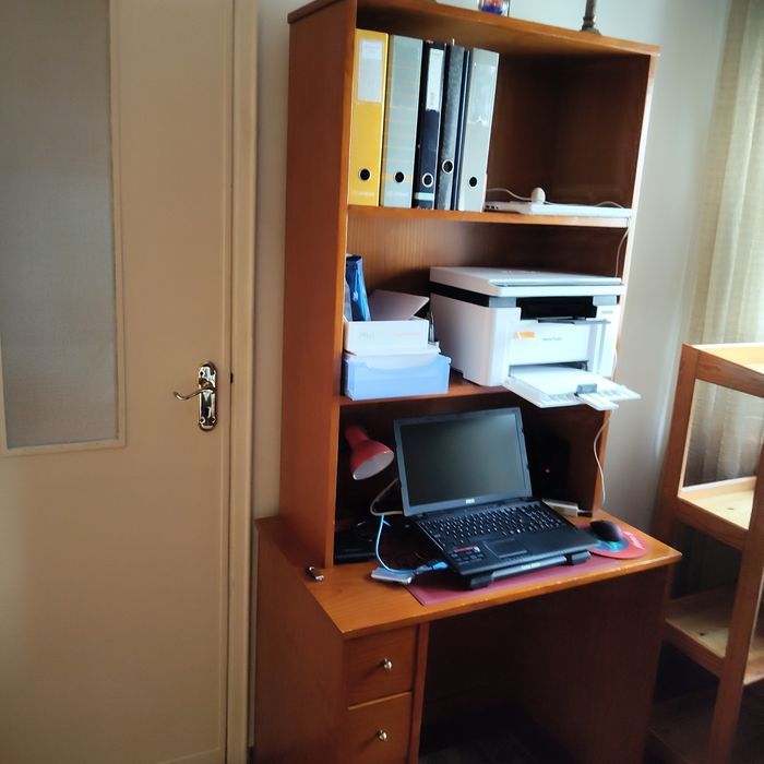 Secretária em  pinho maciço