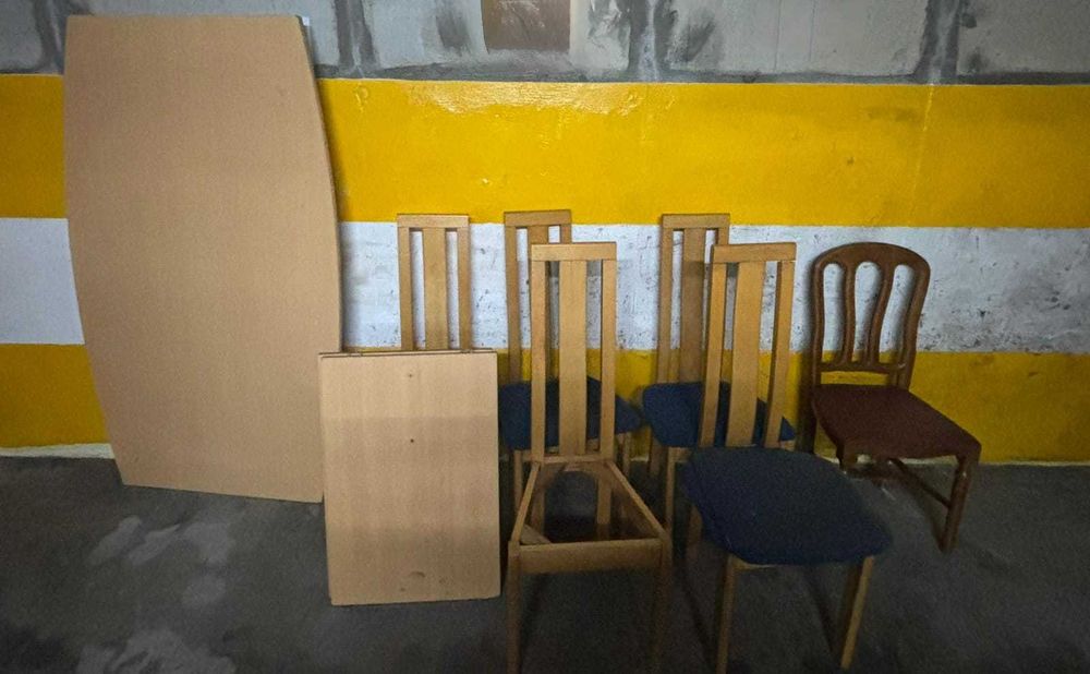 Vendo mesa+ cadeiras