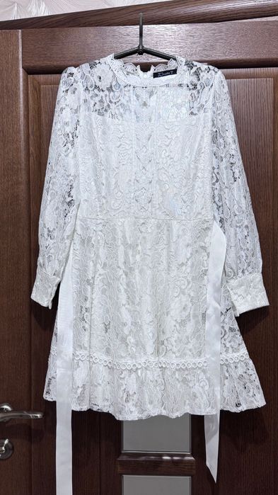 Сукні жіночі нарядні і повсякденні