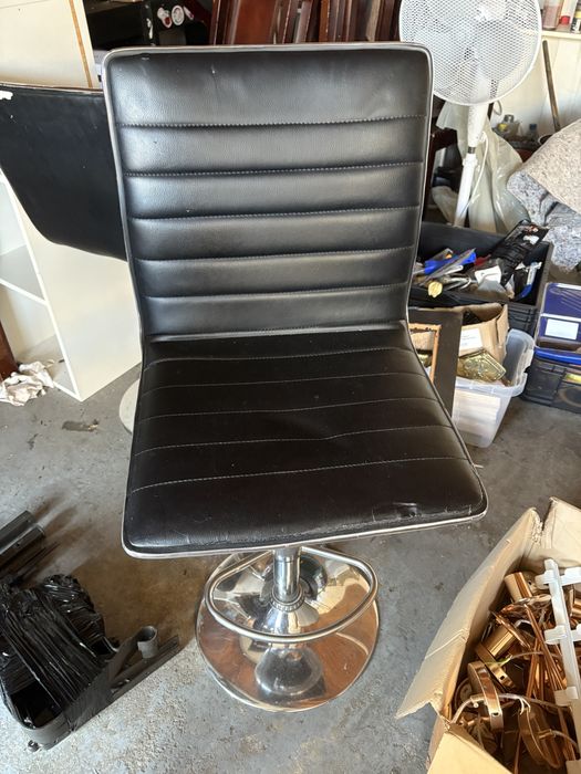 Dwa hokery (za darmo)