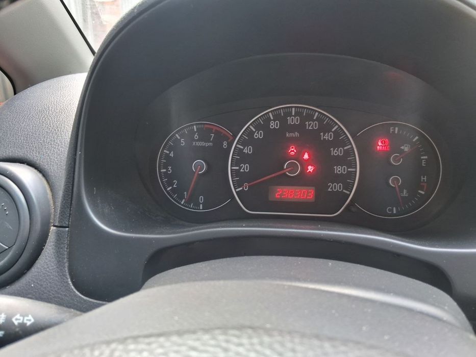 Авто Suzuki sx4.