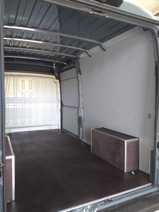 Fiat Ducato L3H2  Zabudowa paki z lekkiego tworzywa PCV // KNAUTECH