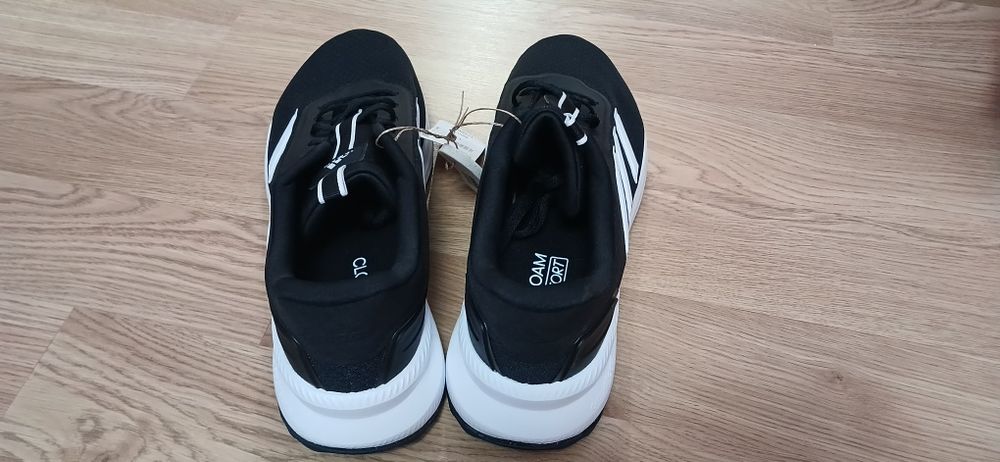Кросівки  adidas