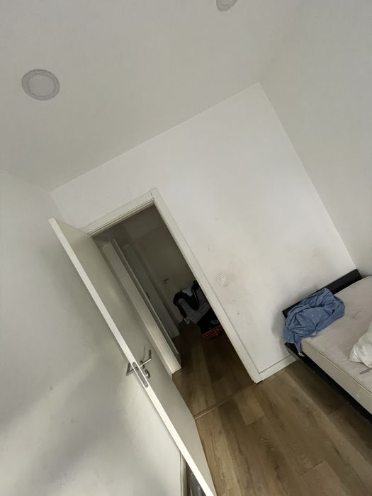 Quarto com varanda para solteiro com caução