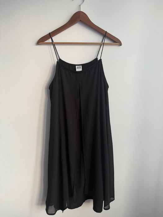 Czarna sukienka mini vero moda