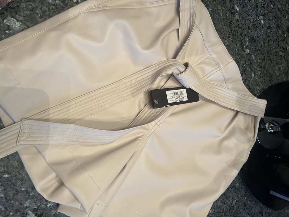 Spodenki skorzane Pinko z paskiem r.46